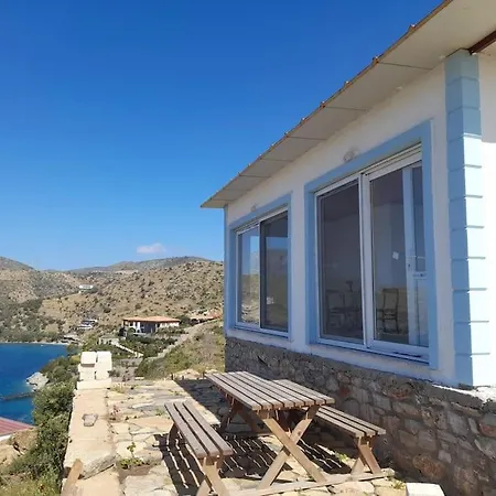 Denize Sifir Mustakil Ev Mazi 172 4 아파트 Bodrum